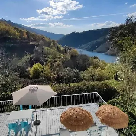 Cozy House With View In * Ruivãis
